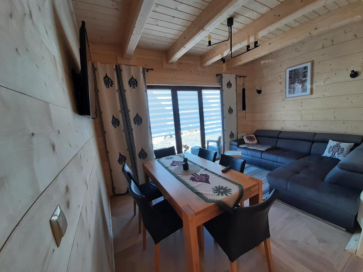 Domki Malcykowka W Zebie Z Jacuzzi Zab Exterior photo